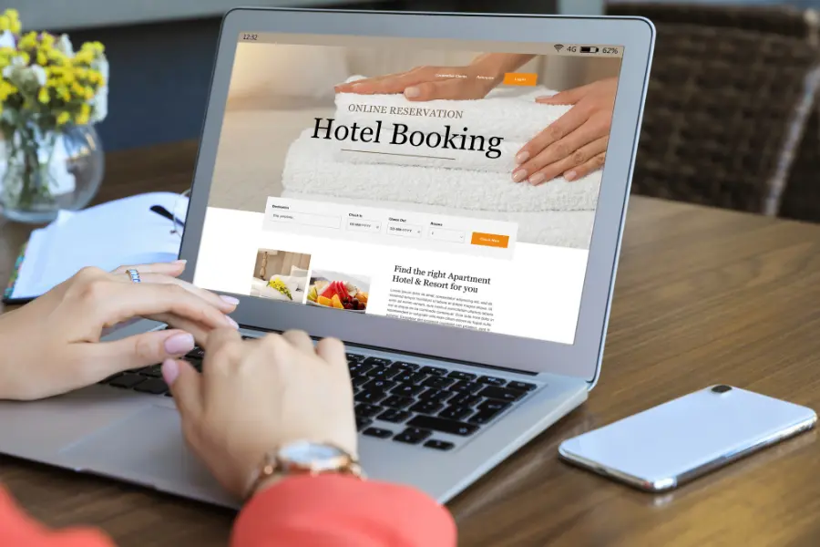 Hotel Marketing Agency vs In-House Team: Which Drives More Direct Bookings?
